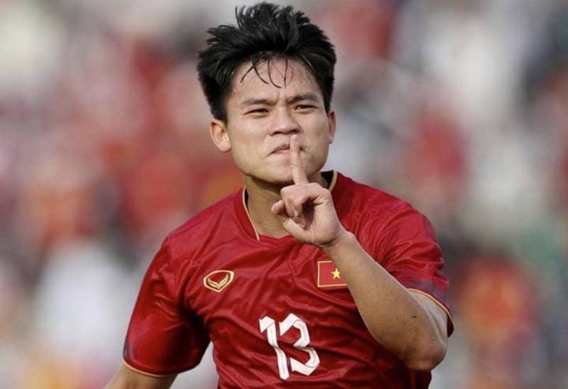 Hiện Hồ Văn Cường đang thi đấu cho Công An Hà Nội